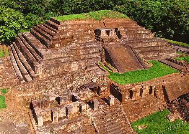 Tourist Places in Santa Ana 6